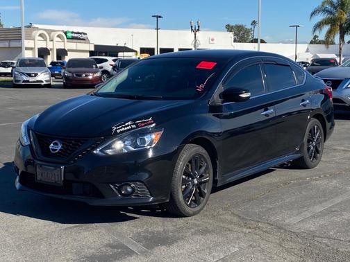 Photo 1 of 5 of 2018 Nissan Sentra SR