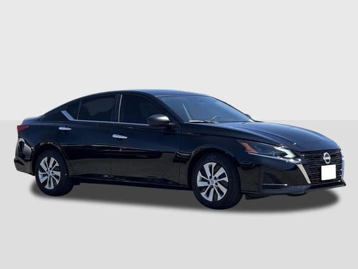 2025 Nissan Altima S FWD