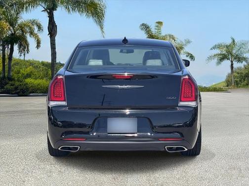 2023 Chrysler 300 Touring