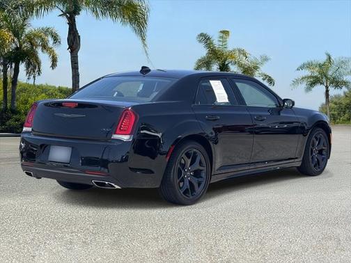 2023 Chrysler 300 Touring