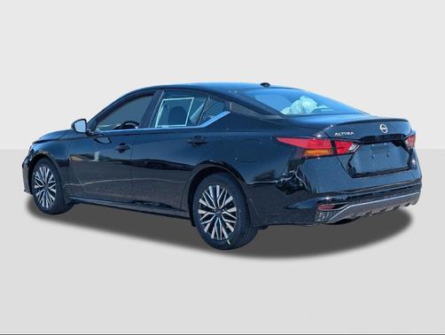Super Black 2026 Nissan Altima SV FWD