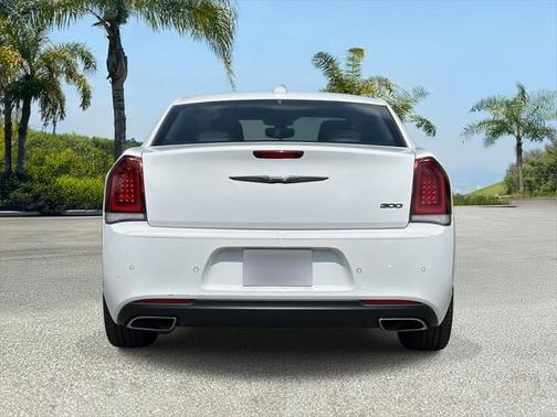 2023 Chrysler 300 Touring