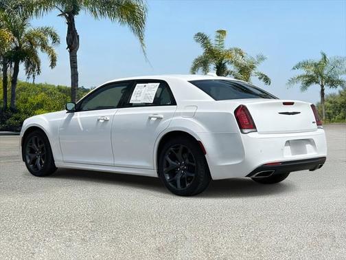 2023 Chrysler 300 Touring