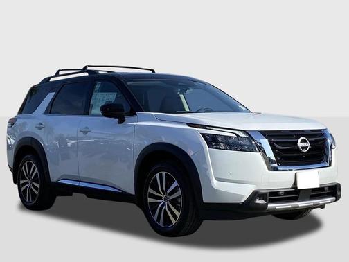 2025 Nissan Pathfinder Platinum FWD