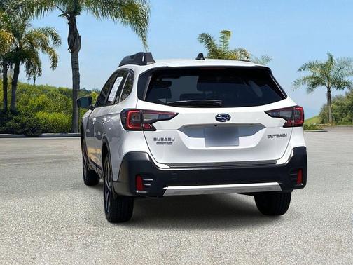 Crystal White Pearl 2020 Subaru Outback Limited