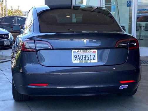 Midnight Silver Metallic 2018 Tesla Model 3 Mid Range