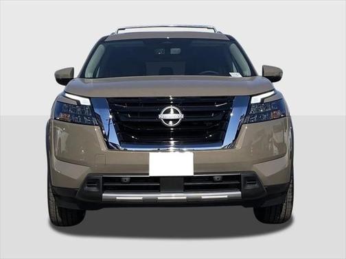 2025 Nissan Pathfinder Platinum FWD