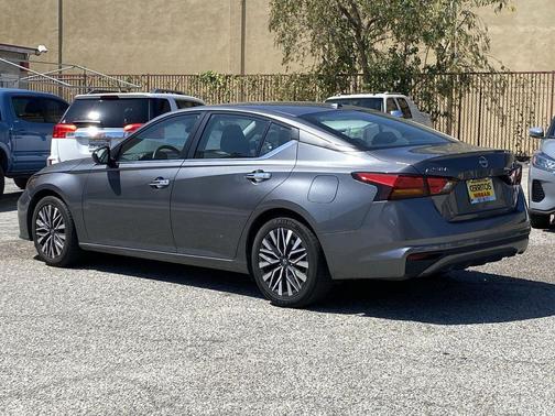 Gun Metallic 2024 Nissan Altima 2.5 SV