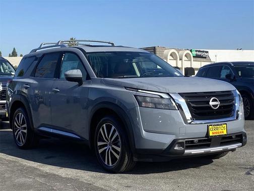 2025 Nissan Pathfinder Platinum 4WD