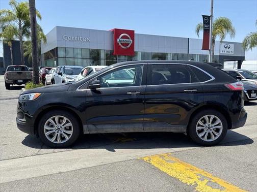 2022 Ford Edge Titanium
