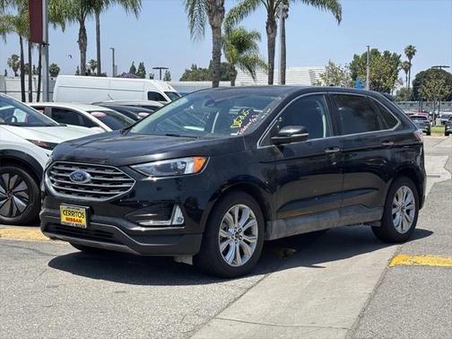 2022 Ford Edge Titanium