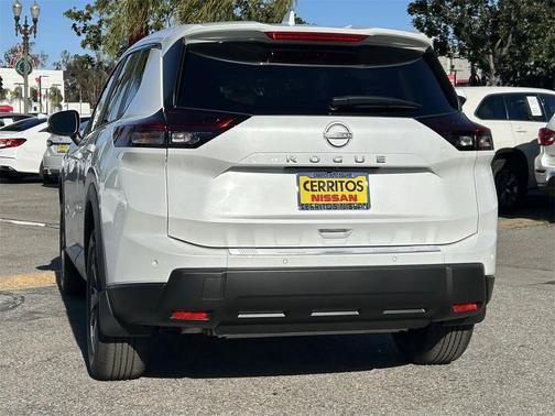 2026 Nissan Rogue SV