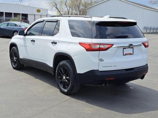 Summit White 2020 Chevrolet Traverse LT Cloth
