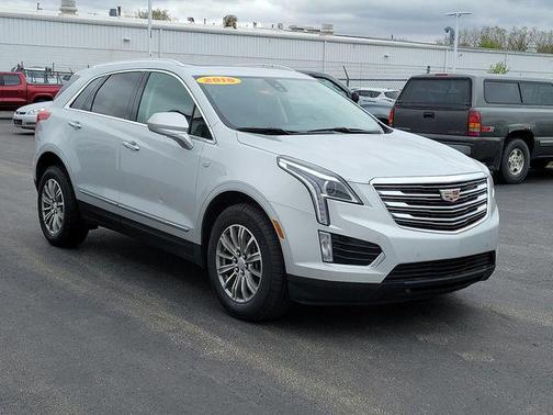 Radiant Silver Metallic 2018 Cadillac XT5 Luxury