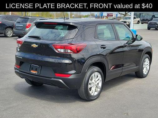 Mosaic Black Metallic 2023 Chevrolet Trailblazer LS