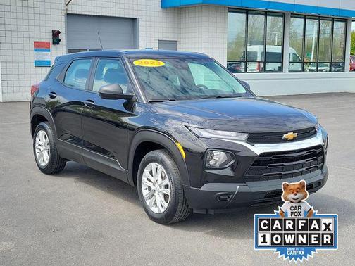 Mosaic Black Metallic 2023 Chevrolet Trailblazer LS