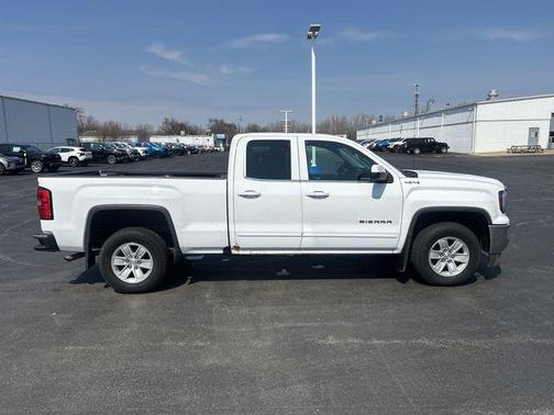 White 2017 GMC Sierra 1500 SLE