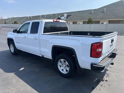 White 2017 GMC Sierra 1500 SLE