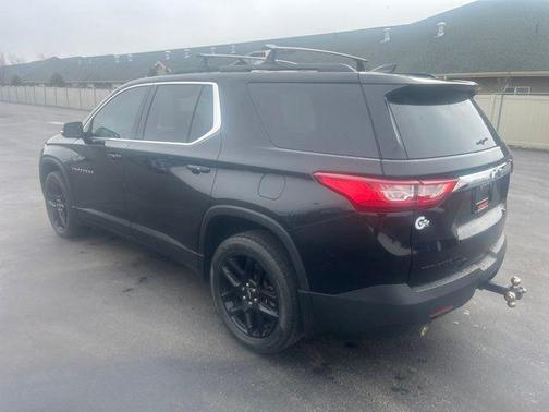 Black 2020 Chevrolet Traverse LT Cloth