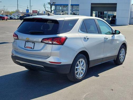 Silver Ice Metallic 2022 Chevrolet Equinox 1LT