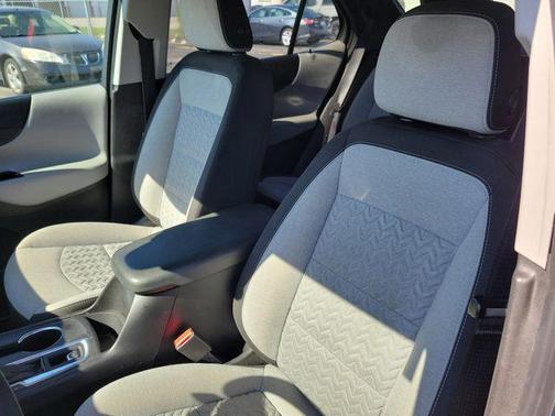 Silver Ice Metallic 2022 Chevrolet Equinox 1LT