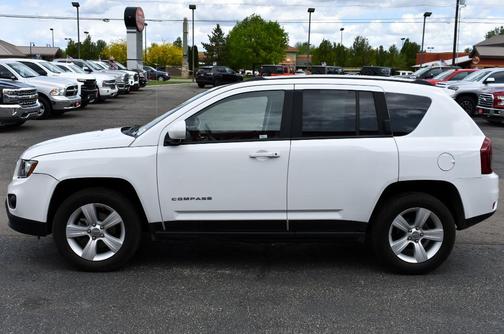 Photo 5 of 26 of 2016 Jeep Compass Latitude
