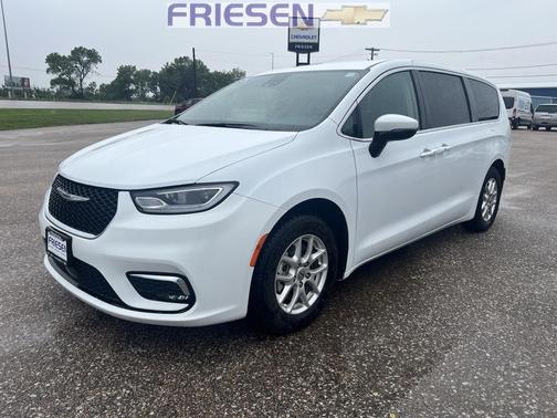 2023 Chrysler Pacifica Touring-L