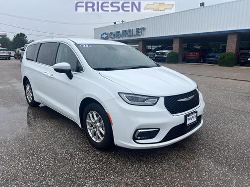 2023 Chrysler Pacifica Touring-L