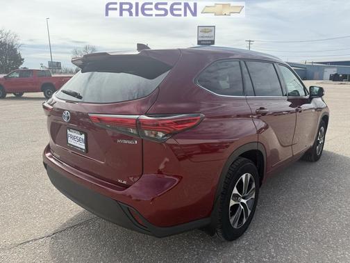 2021 Toyota Highlander Hybrid XLE