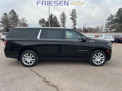 2023 Chevrolet Suburban High Country