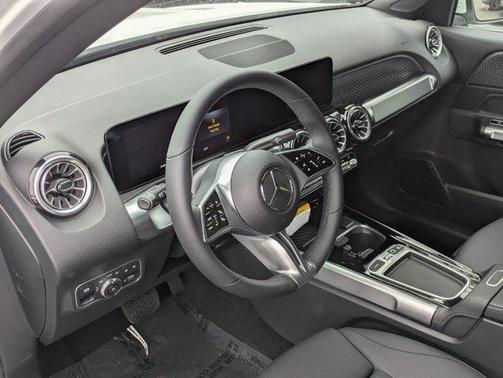 Polar White 2026 Mercedes-Benz GLB 250 Base