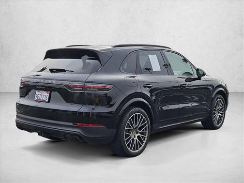 2023 Porsche Cayenne Platinum Edition