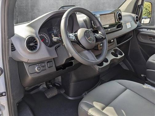 2025 Mercedes-Benz Sprinter 2500 Standard Roof