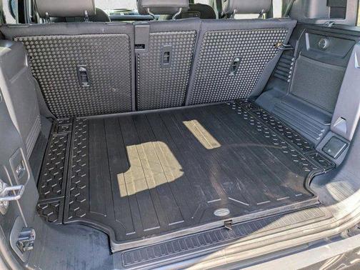 Santorini Black Metallic 2020 Land Rover Defender 110 X