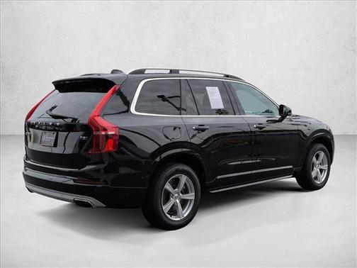 2016 Volvo XC90 T5 Momentum