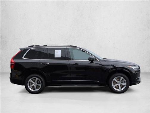 2016 Volvo XC90 T5 Momentum