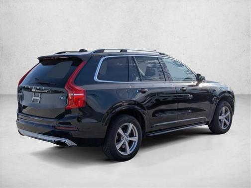 2016 Volvo XC90 T5 Momentum