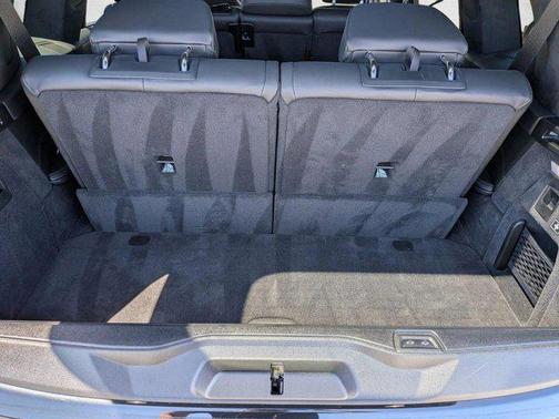 Black Sapphire Metallic 2024 BMW X7 xDrive40i