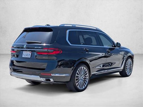 Black Sapphire Metallic 2024 BMW X7 xDrive40i