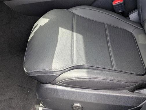 2025 Mercedes-Benz GLC 350e Base