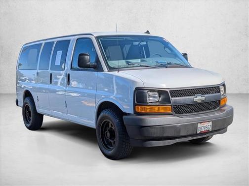2017 Chevrolet Express 2500 LT
