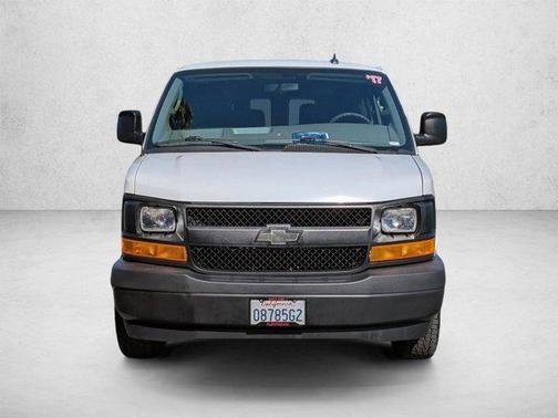 Summit White 2017 Chevrolet Express 2500 LT