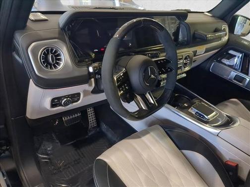 MANUFAKTUR Night Black magno 2027 Mercedes-Benz AMG G 63 Base