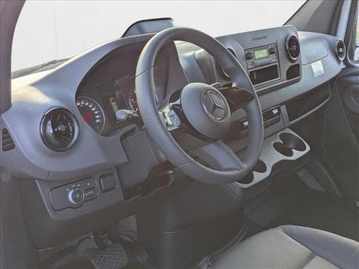 2025 Mercedes-Benz Sprinter 2500 Standard Roof