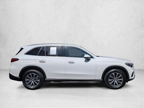 Polar White 2026 Mercedes-Benz GLC 300 Base
