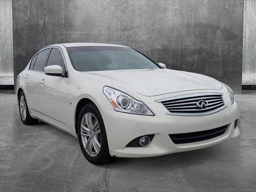 2015 INFINITI Q40 Base