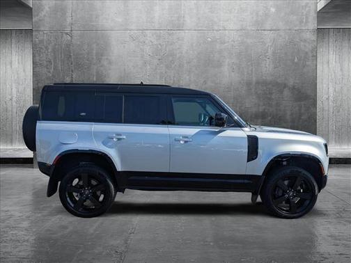 2022 Land Rover Defender 110 X-Dynamic HSE