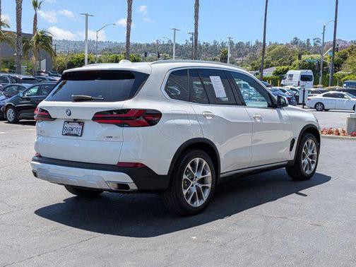 Alpine White 2024 BMW X5 sDrive40i