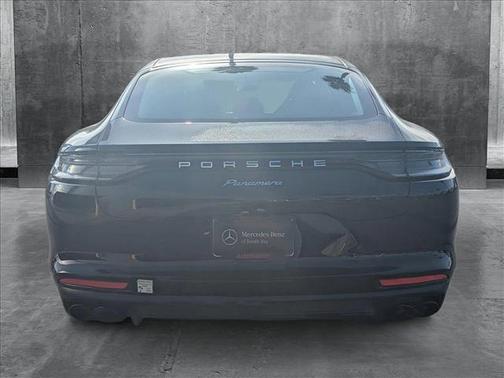 2022 Porsche Panamera RWD
