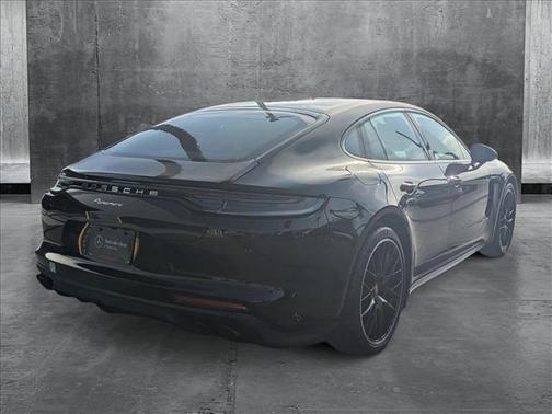2022 Porsche Panamera RWD
